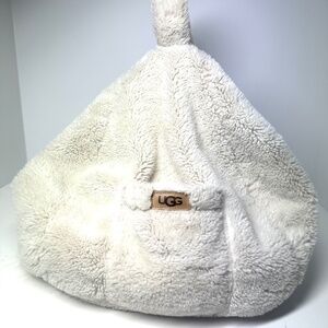 UGG Dawson Polar Faux Fur Poof Kindle Bean Bag Tablet Holder Ivory